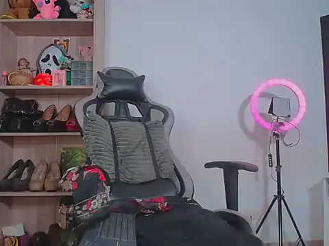 Danna Bella666 online show from 05-12-26, 07:44