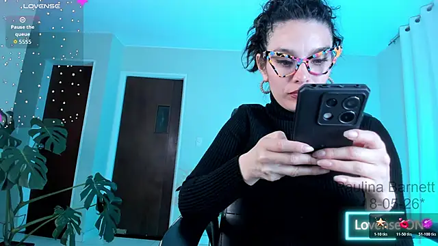 Snapshot of paulinabarnett- chatting on 05-19-26, 02:51 paulinabarnett- online show from 05-19-26, 02:51