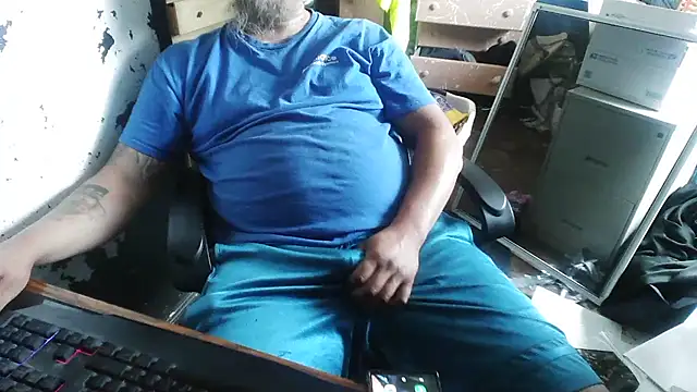 slickwill123 online show from 06-21-26, 04:42