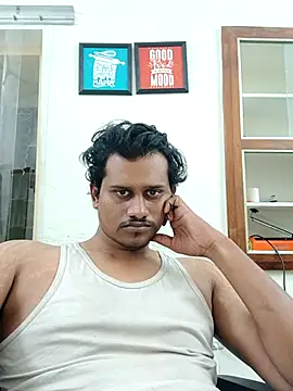 Snapshot of Long_Laster chatting on 02-19-25, 01:06 Long Laster online show from 02-19-25, 01:06