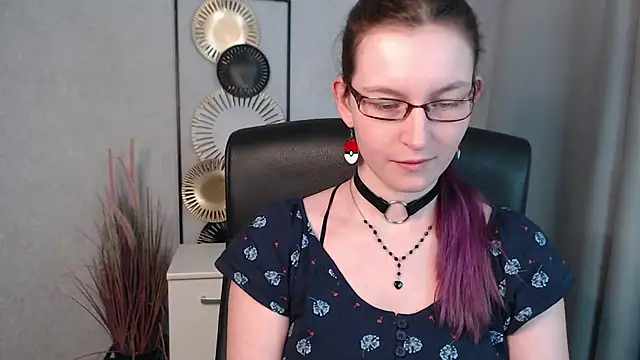 emmaxDelight online show from 12-17-24, 10:12