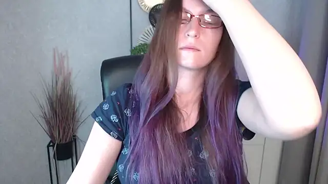 emmaxDelight online show from 11-13-25, 06:23