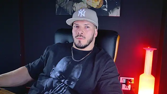 Snapshot of AngeloEric chatting on 12-07-24, 06:59 AngeloEric online show from 12-07-24, 06:59