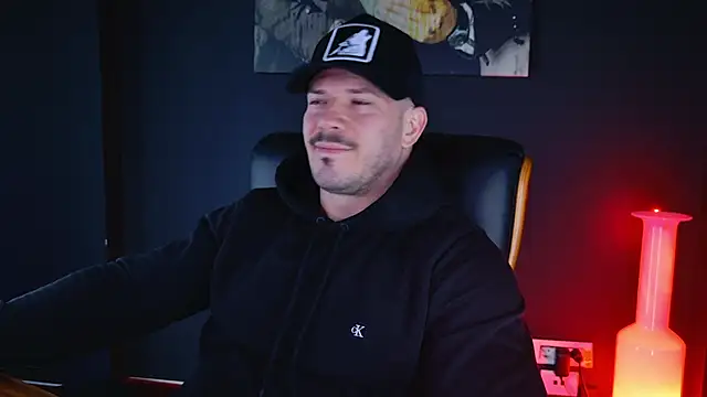 Snapshot of AngeloEric chatting on 12-16-24, 06:43 AngeloEric online show from 12-16-24, 06:43