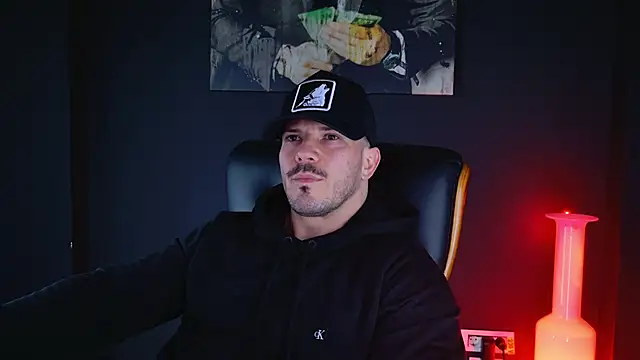 Snapshot of AngeloEric chatting on 12-16-24, 01:43 AngeloEric online show from 12-16-24, 01:43