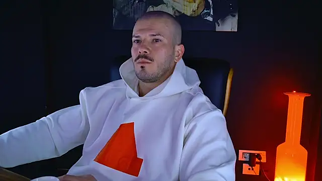 Snapshot of AngeloEric chatting on 01-12-25, 01:05 AngeloEric online show from 01-12-25, 01:05