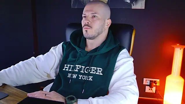 Snapshot of AngeloEric chatting on 01-15-25, 05:29 AngeloEric online show from 01-15-25, 05:29