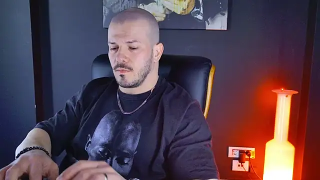 Snapshot of AngeloEric chatting on 01-19-25, 11:12 AngeloEric online show from 01-19-25, 11:12