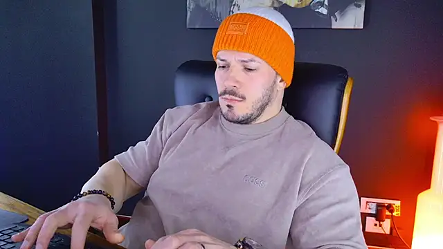 Snapshot of AngeloEric chatting on 01-20-25, 11:45 AngeloEric online show from 01-20-25, 11:45