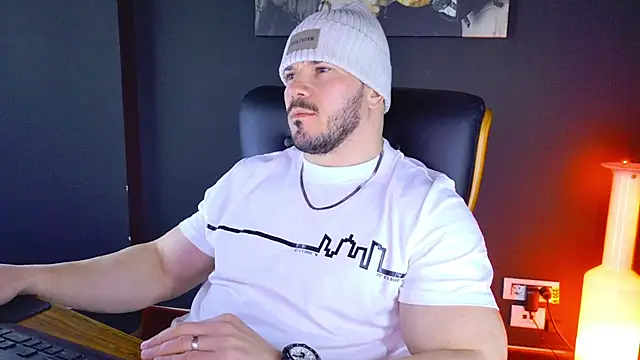 Snapshot of AngeloEric chatting on 01-29-25, 08:08 AngeloEric online show from 01-29-25, 08:08