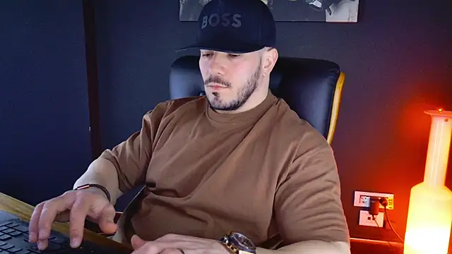 Snapshot of AngeloEric chatting on 01-30-25, 08:01 AngeloEric online show from 01-30-25, 08:01