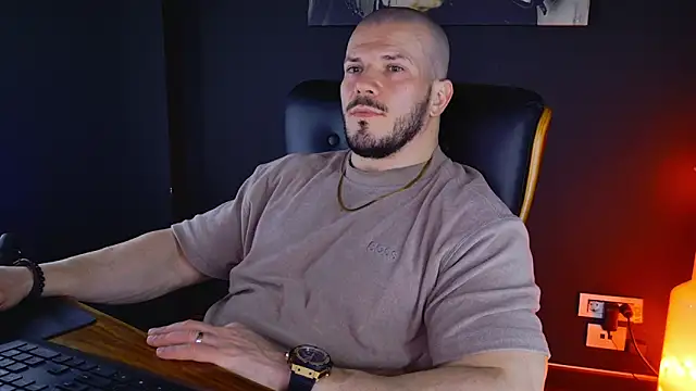 Snapshot of AngeloEric chatting on 02-02-25, 01:08 AngeloEric online show from 02-02-25, 01:08