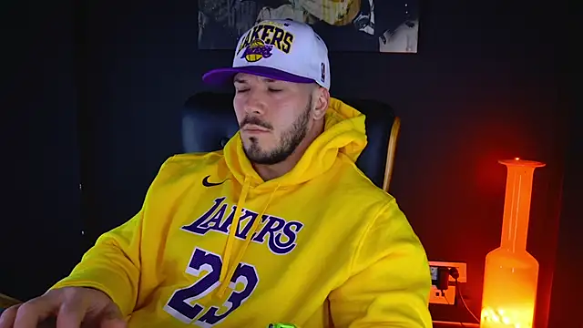 Snapshot of AngeloEric chatting on 02-03-25, 10:58 AngeloEric online show from 02-03-25, 10:58