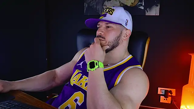 Snapshot of AngeloEric chatting on 02-03-25, 02:02 AngeloEric online show from 02-03-25, 02:02