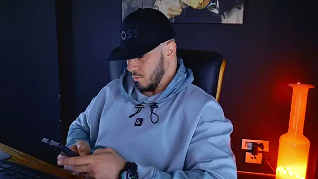 Snapshot of AngeloEric chatting on 03-19-25, 06:03 AngeloEric online show from 03-19-25, 06:03