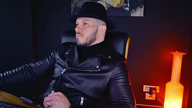 Snapshot of AngeloEric chatting on 03-21-25, 09:23 AngeloEric online show from 03-21-25, 09:23