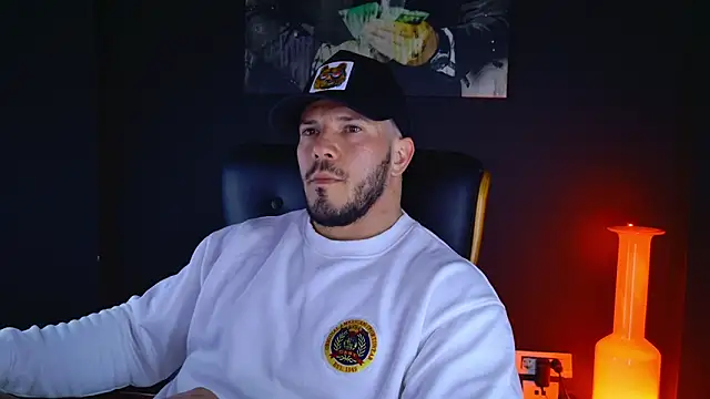 Snapshot of AngeloEric chatting on 03-22-25, 03:42 AngeloEric online show from 03-22-25, 03:42