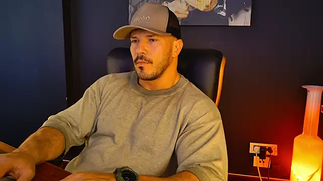 Snapshot of AngeloEric chatting on 09-18-25, 11:56 AngeloEric online show from 09-18-25, 11:56