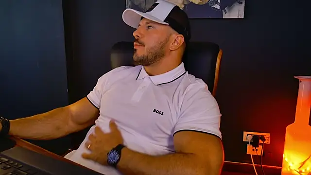 Snapshot of AngeloEric chatting on 09-19-25, 12:17 AngeloEric online show from 09-19-25, 12:17