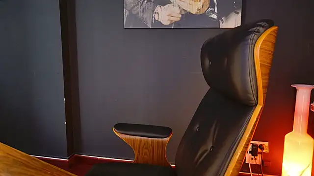 Snapshot of AngeloEric chatting on 09-27-25, 12:21 AngeloEric online show from 09-27-25, 12:21