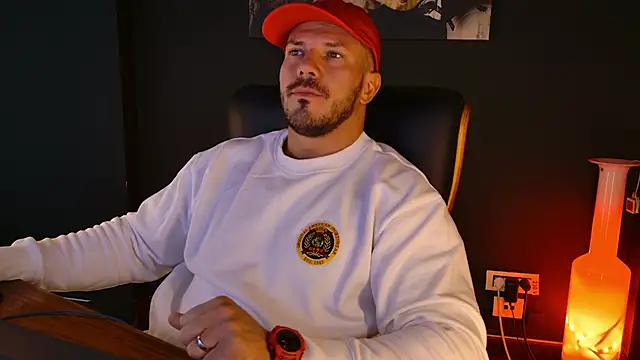 Snapshot of AngeloEric chatting on 10-02-25, 12:01 AngeloEric online show from 10-02-25, 12:01