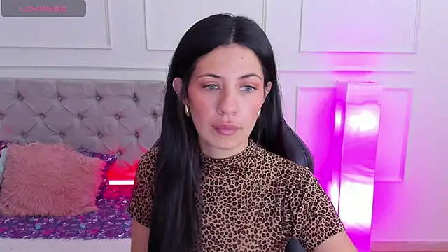 Emma Brown 0 online show from 01-28-25, 08:04