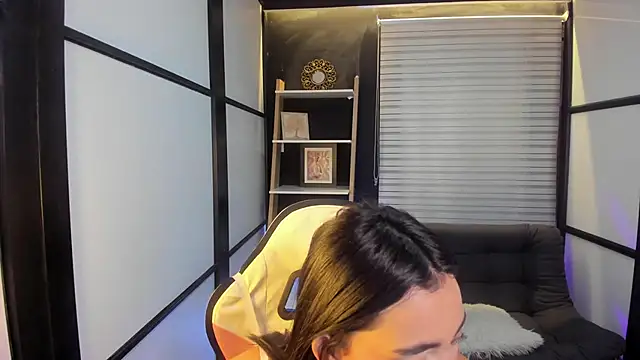 lilithTeen1  online show from 12-30-24, 04:42