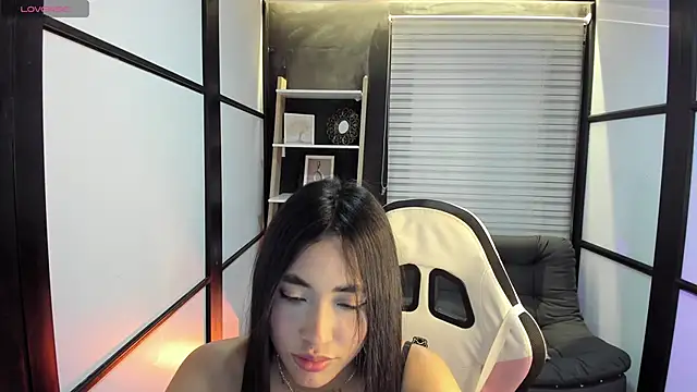 lilithTeen1  online show from 01-21-25, 07:37