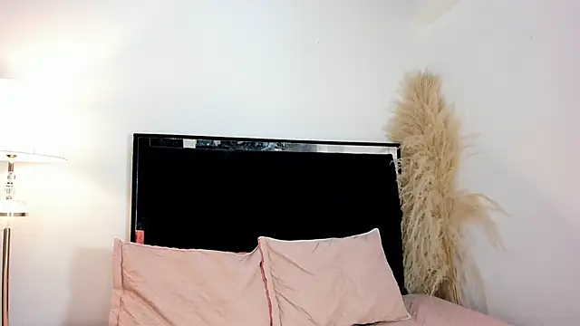 lilithTeen1  online show from 04-14-26, 03:56