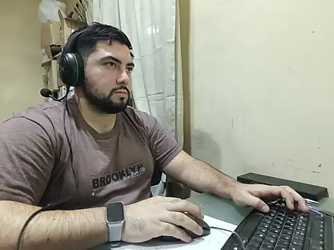 Snapshot of benitez_juan chatting on 03-19-26, 12:36 benitez juan online show from 03-19-26, 12:36