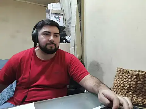 Snapshot of benitez_juan chatting on 03-26-26, 11:54 benitez juan online show from 03-26-26, 11:54