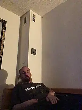 Snapshot of armdy371 chatting on 03-27-26, 01:33 armdy371 online show from 03-27-26, 01:33