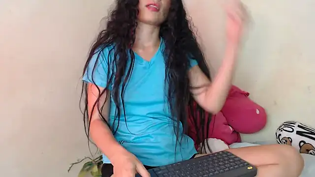 Gianna cute  online show from 10-06-25, 12:30