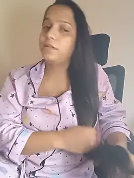 Snapshot of Simran-Kaur143 chatting on 07-15-26, 11:15 Simran-Kaur143 online show from 07-15-26, 11:15