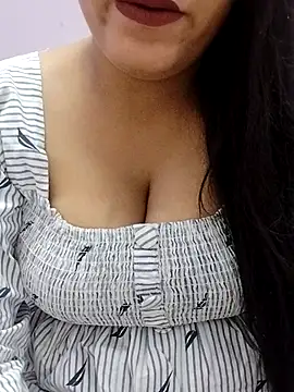 Snapshot of Simran-Kaur143 chatting on 07-18-26, 06:12 Simran-Kaur143 online show from 07-18-26, 06:12