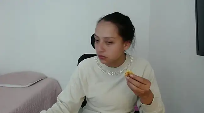 loren3124 online show from 12-14-24, 01:17