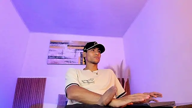 Snapshot of zander_2120 chatting on 07-27-26, 01:51 zander 2120 online show from 07-27-26, 01:51