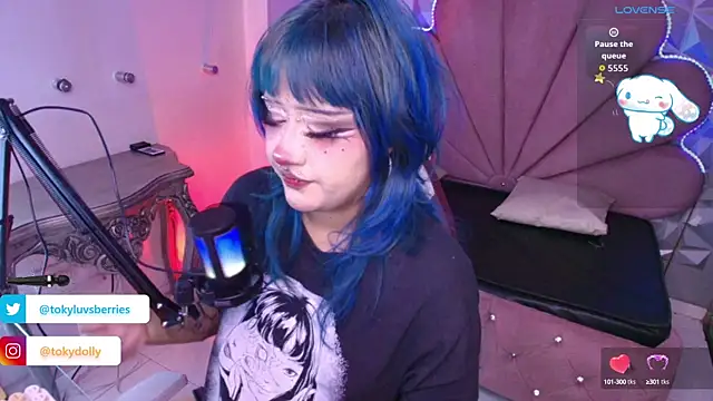 toky doll online show from 09-26-25, 08:24