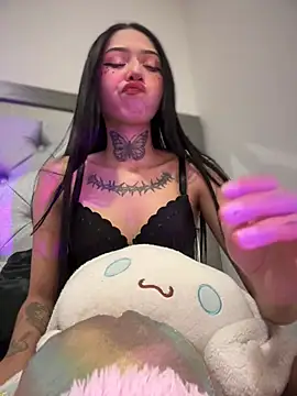 ANDREA FERRY online show from 02-21-25, 04:51
