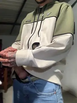 Snapshot of 27powercm chatting on 01-17-26, 05:23 27powercm online show from 01-17-26, 05:23