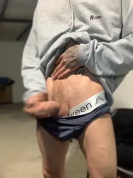 Snapshot of 27powercm chatting on 02-03-26, 06:40 27powercm online show from 02-03-26, 06:40