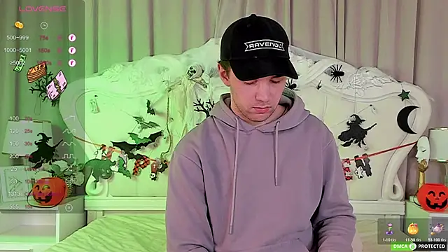 ArthurWhitee online show from 10-31-25, 05:03