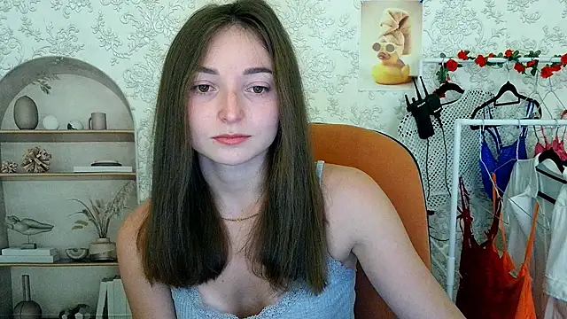  Barbie Kiss  online show from 10-16-25, 04:52