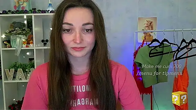  Barbie Kiss  online show from 04-13-26, 01:05