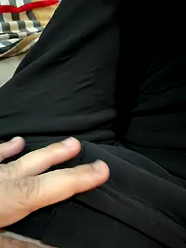 heena13 online show from 11-19-25, 08:58