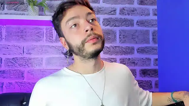 Snapshot of noah_ricci chatting on 02-25-26, 12:04 noah ricci online show from 02-25-26, 12:04