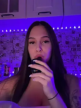 EricaWalls online show from 01-18-25, 03:20