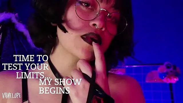 vanelope11 online show from 09-17-25, 07:37