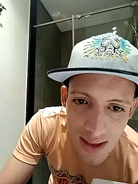 Snapshot of Duvan_Martinez23 chatting on 04-02-26, 10:13 Duvan Martinez23 online show from 04-02-26, 10:13