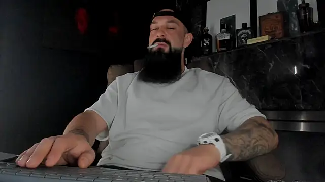 axxelrich  online show from 10-27-25, 05:11